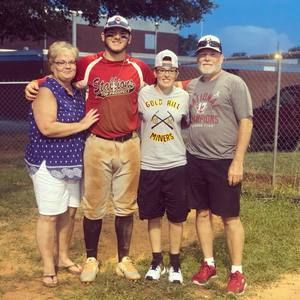 Meet your Posher, Dustin